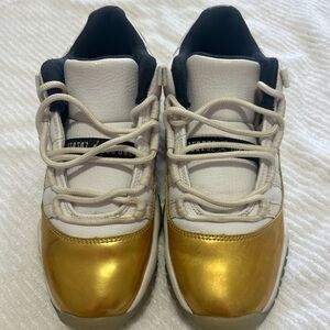 Jordan Kids Sneakers in Gold and White